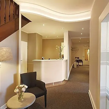 Hotell Kuehl 3*