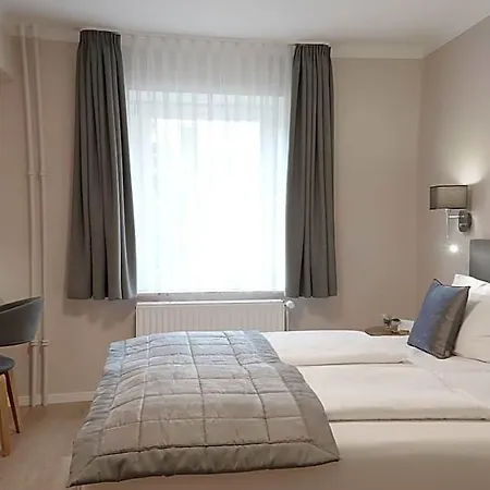 Kuehl 3* Neumünster