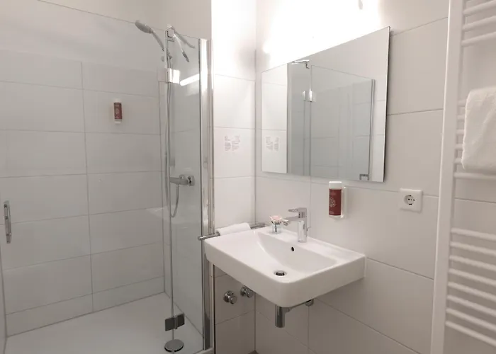 Kuehl 3* Neumünster